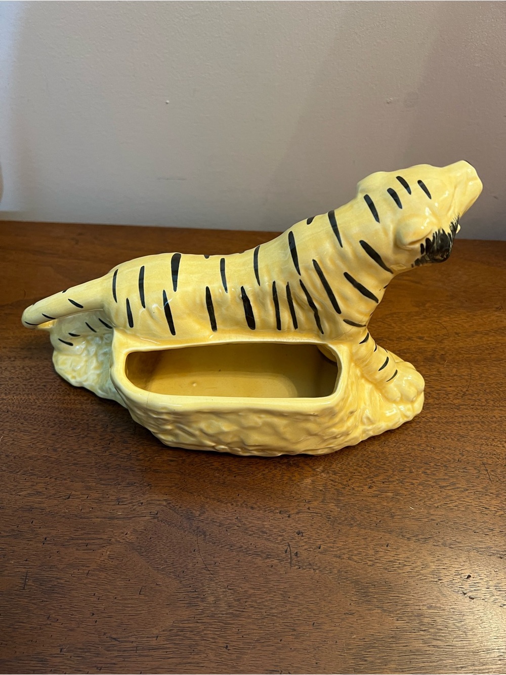Vintage 1950s Yellow Ceramic Tiger Planter - Mid Century Modern - Picture 5 of 8